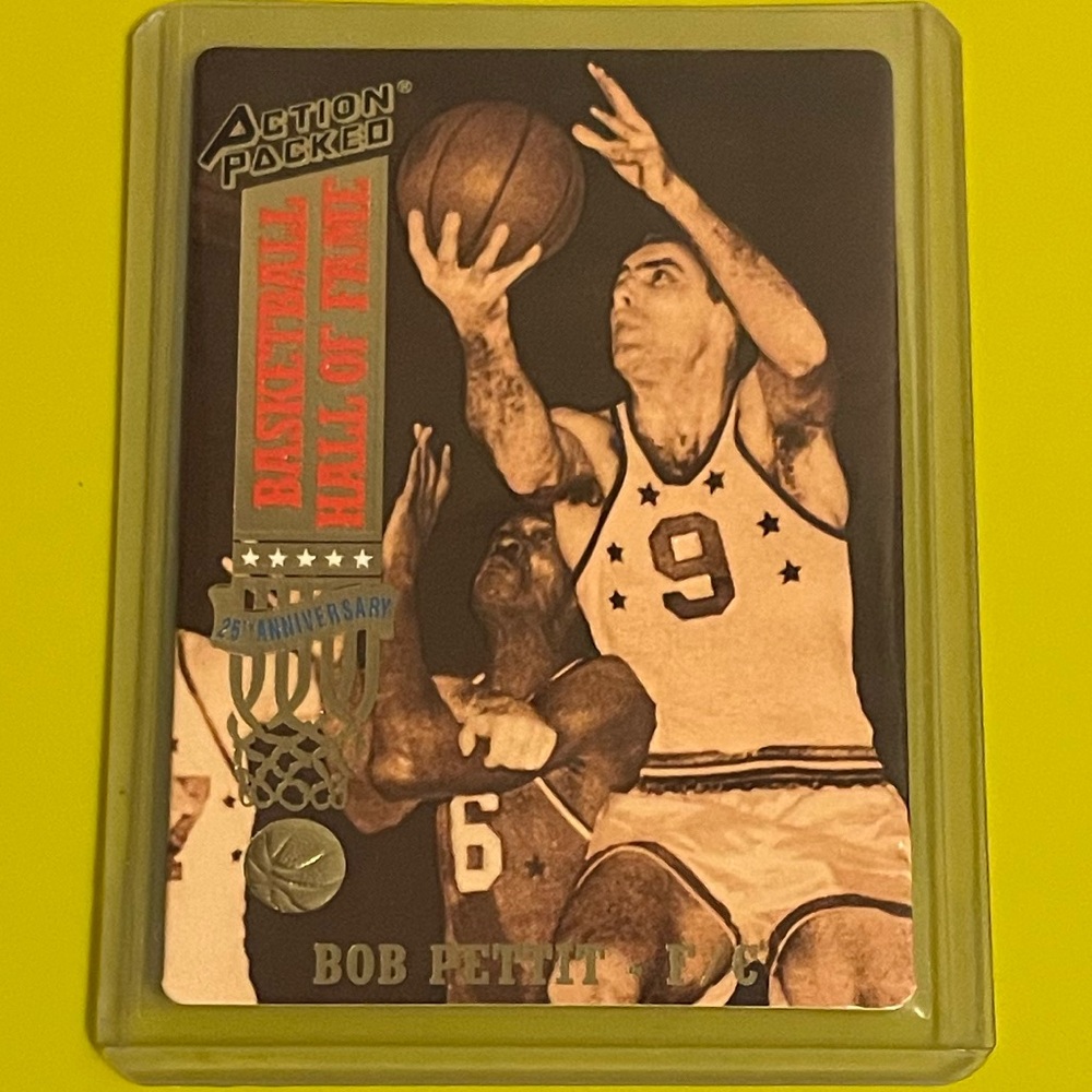 Bob Pettit #31 1993-94 Action Packed [Hall Of Fame] Basketball Trading Card